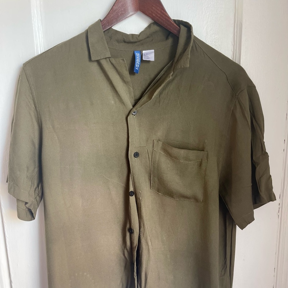 H&M Forest Green Shirt - Small